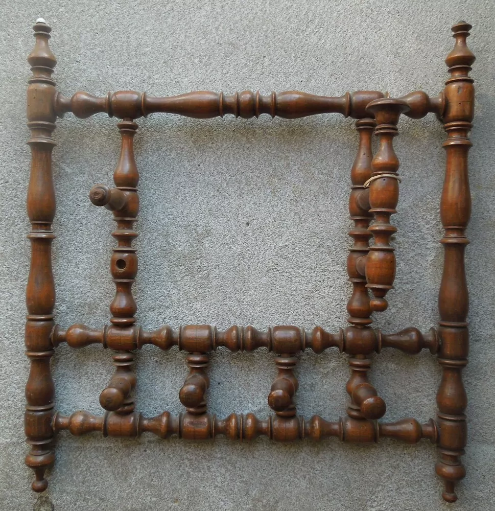 VĚŠÁK DŘEVO