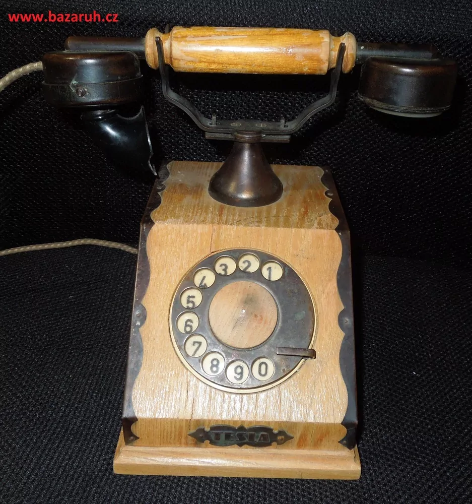 STAROŽITNÝ TELEFON TESLA NA DEKORACI