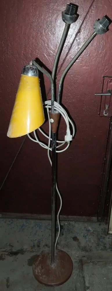 PODLAHOVÁ LAMPA