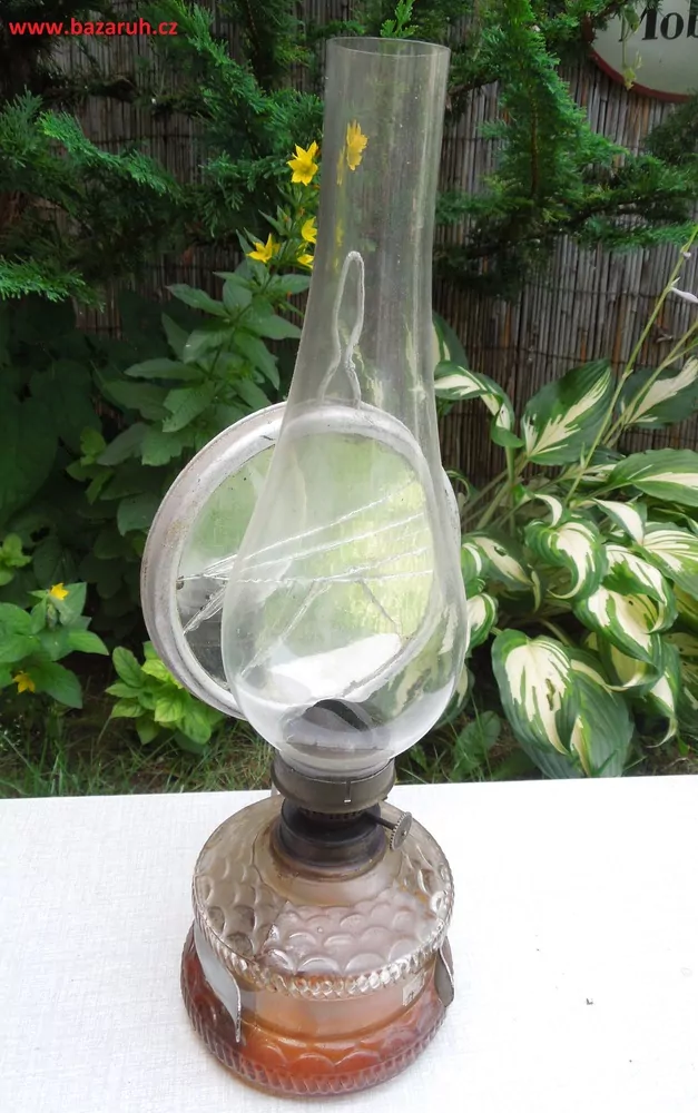 STAROŽITNÁ PETROLEJOVÁ LAMPA