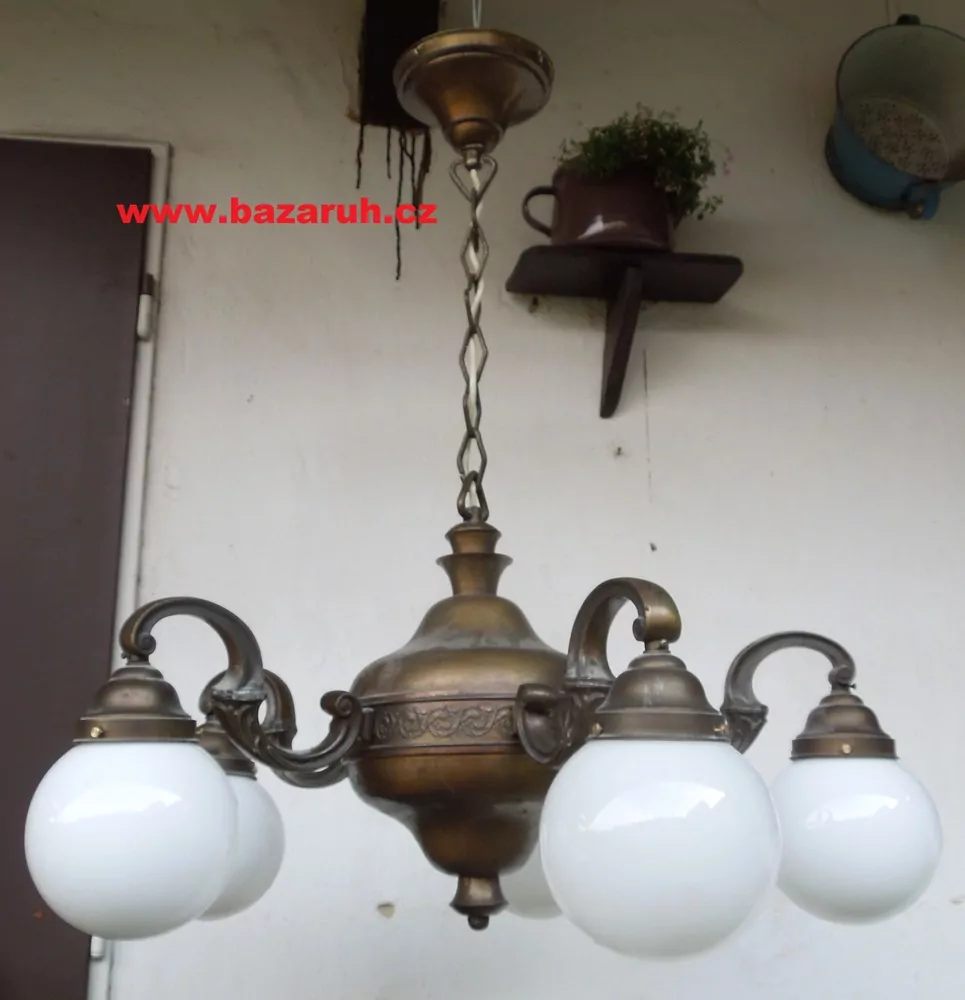 STAROŽITNÝ MOSAZNÝ LUSTR