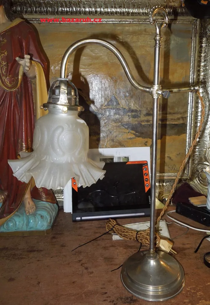 STAROŽITNÁ STOLNÍ LAMPA LAMPIČKA