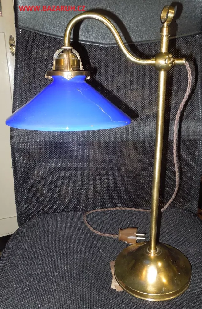 STAROŽITNÁ STOLNÍ MOSAZNÁ LAMPA ELEKTRICKÁ