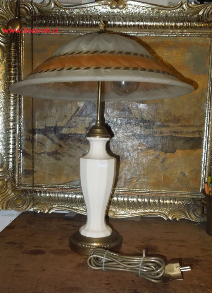 STOLNÍ ELEKTRICKÁ LAMPA