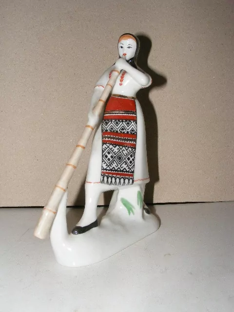 SOCHA DÍVKA S FUJAROU
