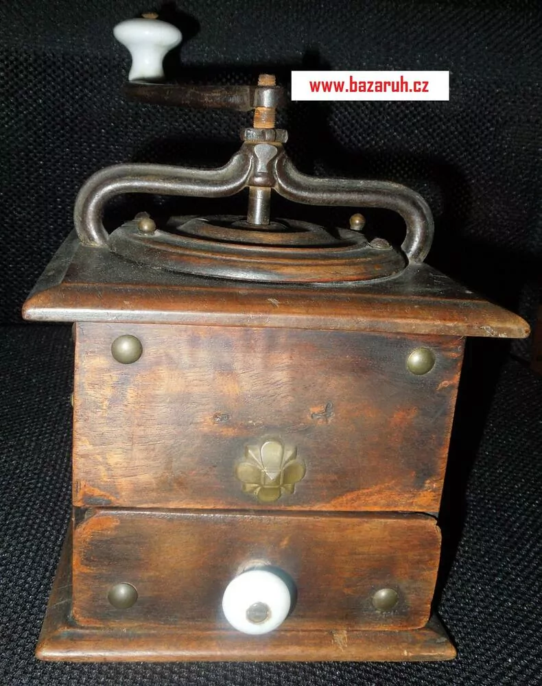 STAROŽITNOST MLÝNEK KAFEMLÝNEK KÁVOMLÝNEK bidermaier