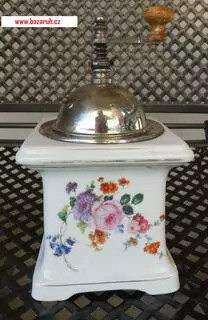 STAROŽITNÝ MLÝNEK KÁVOMLÝNEK KAFEMLÝNEK PORCELÁNOVÝ RŮŽE, RŮŽIČKY