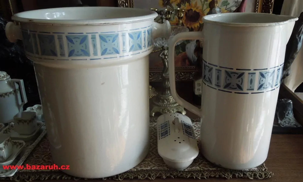 STAROŽITNÝ SMALTOVANÁ MYCÍ SOUPRAVA