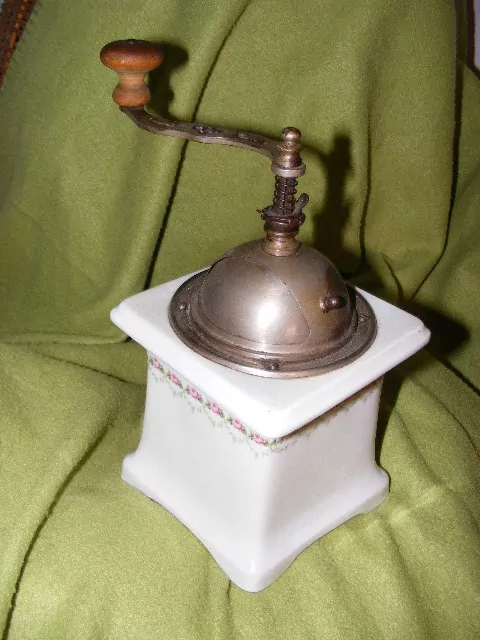 STAROŽITNÝ MLÝNEK KAFEMLÝNEK KÁVOMLÝNEK PORCELÁNOVÝ LEINBROCK RŮŽE