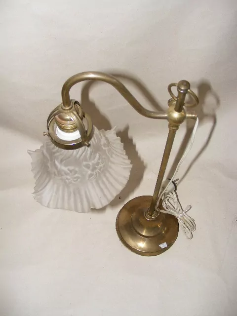 STAROŽITNÁ STOLNÍ LAMPA , LAMPIČKA