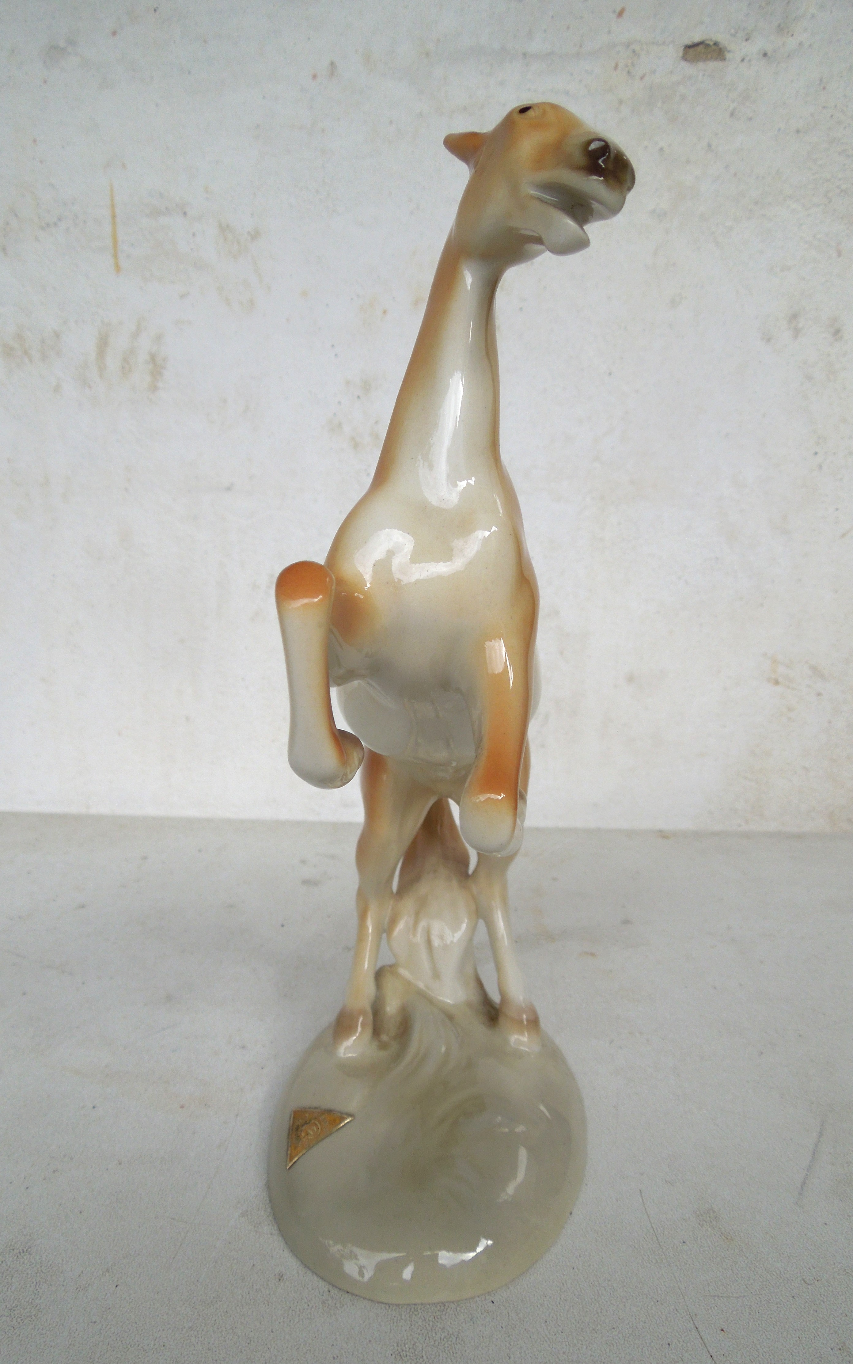 PORCELÁNOVÁ SOŠKA DUX KŮŇ