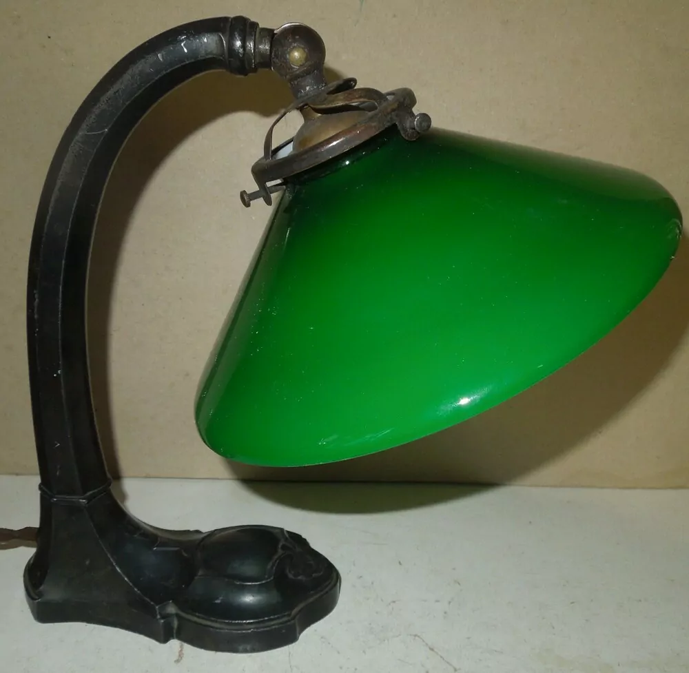 STAROŽITNÁ STOLNÍ LAMPA , LAMPIČKA