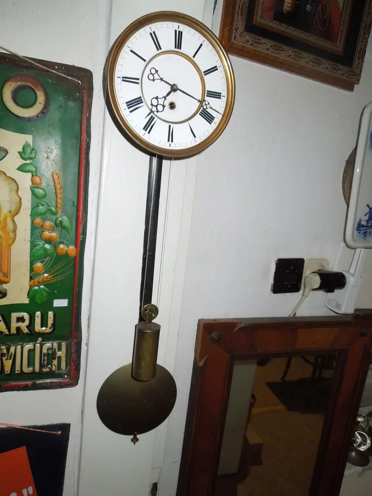 HODINY NÁSTĚNNÉ na závaží - STROJ