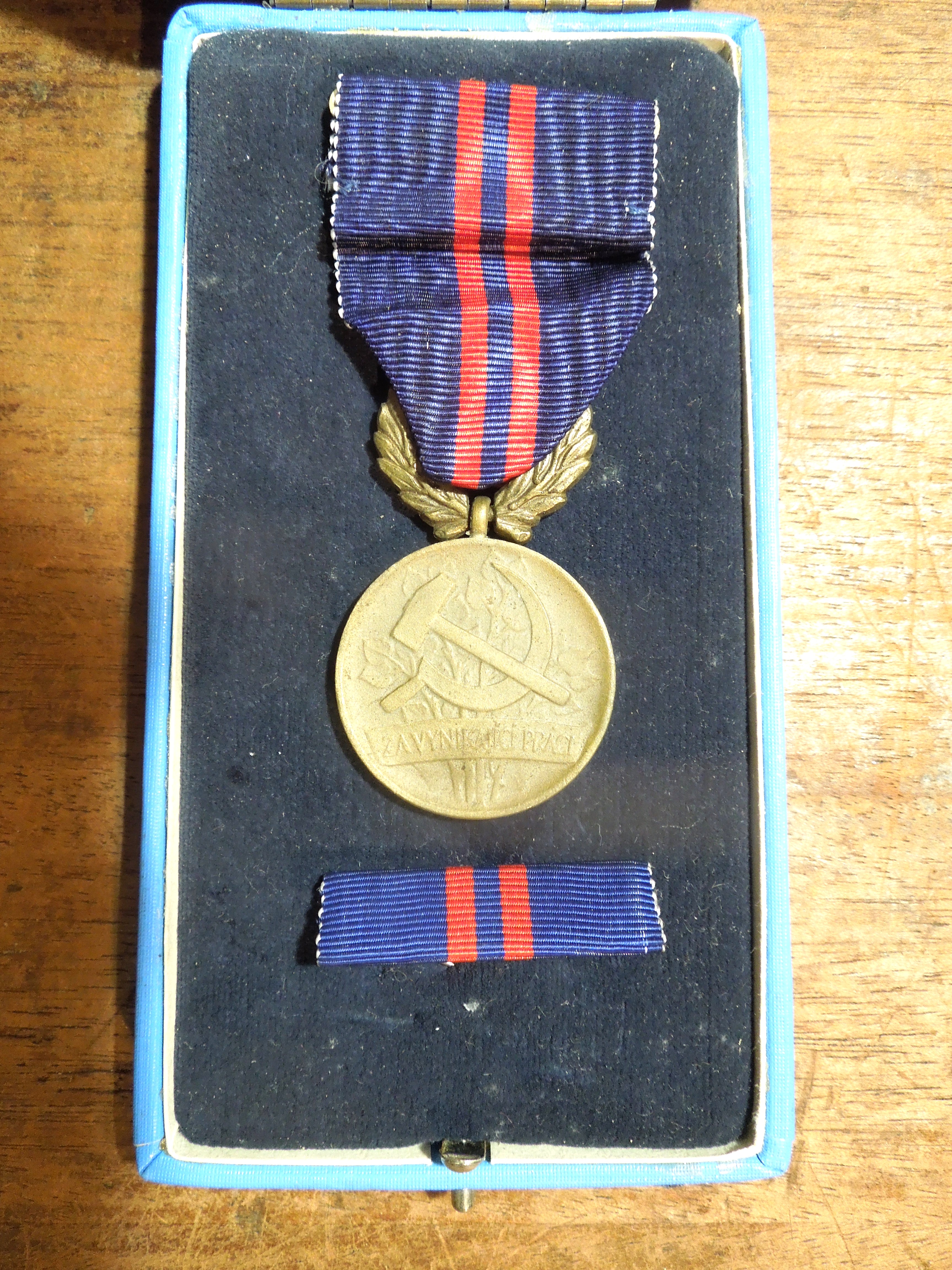 Vyznamenání - za vynikající práci ČSR