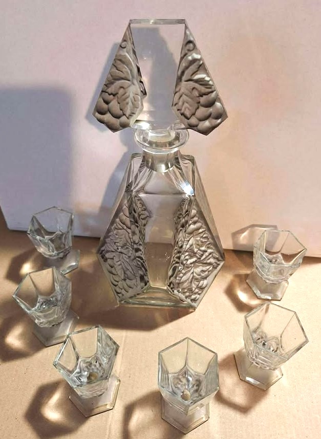 KARAFA A 6 ŠTAMPRLÍ ART DECO