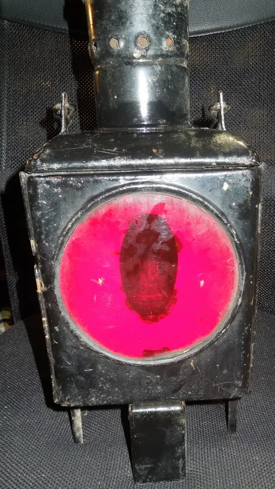 STARÁ DRÁŽNÍ LUCERNA - NÁDRAŽÁCKÁ LAMPA 