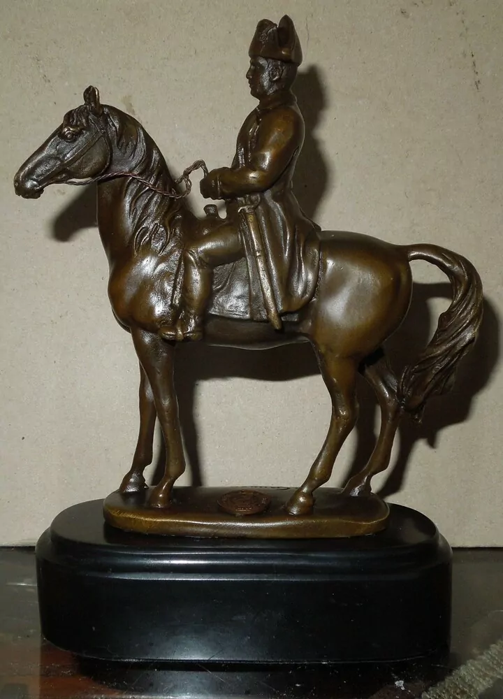 SOCHA Napoleon na koni bronz