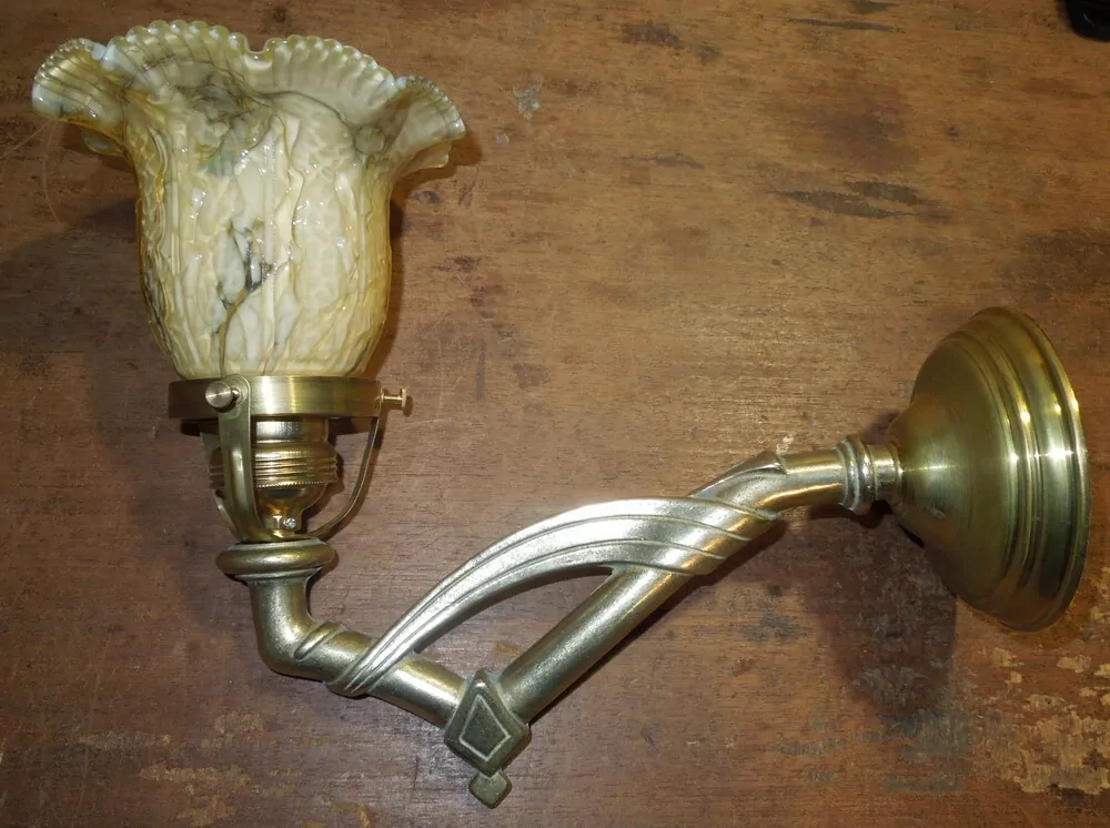 MOSAZNÁ LAMPIČKA NA STĚNU 1 KS