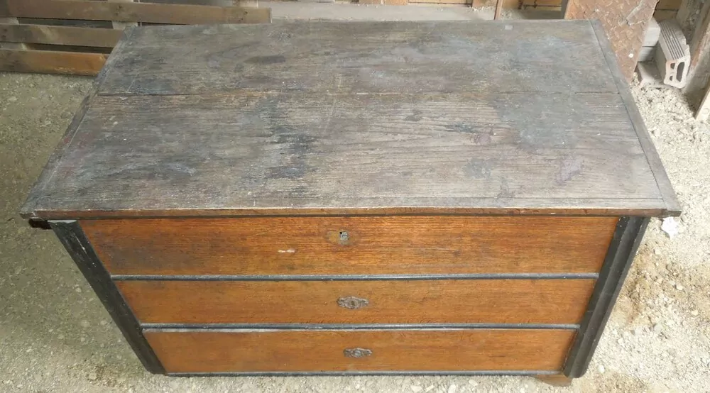 Výprodej skladu KOMODA, KOSTN