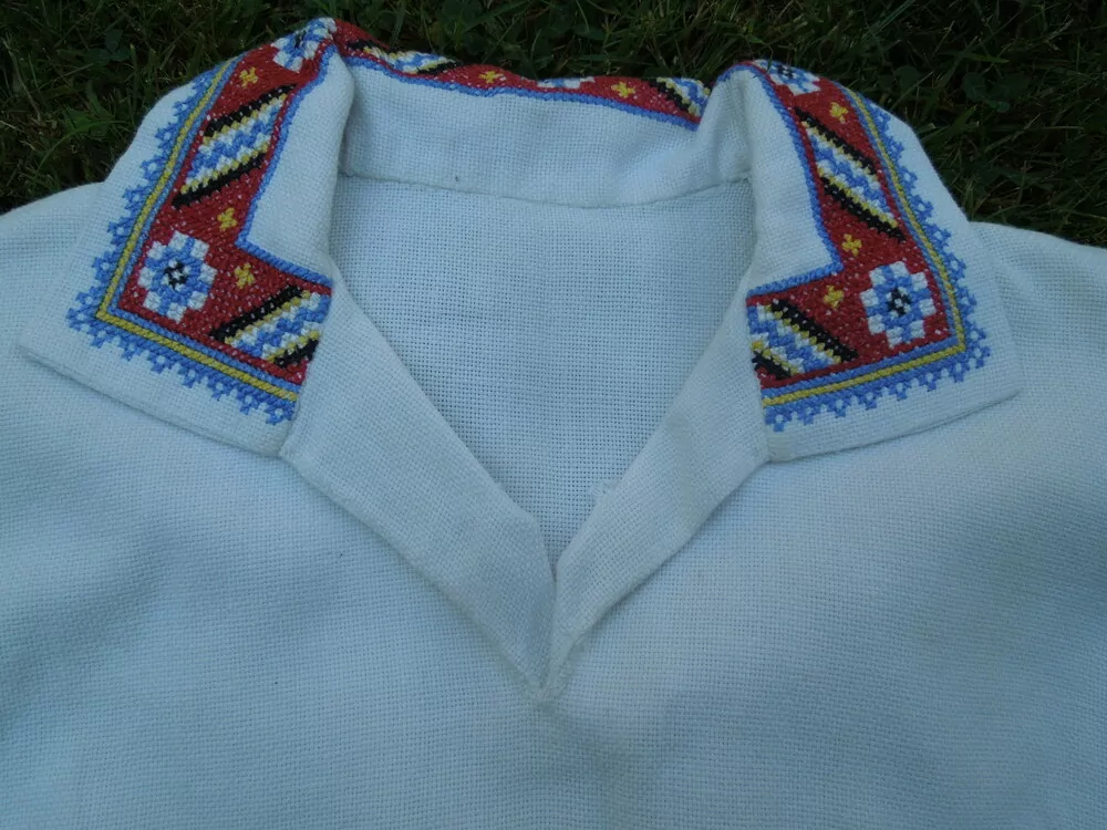 KROJ TRIČKO - FOLKLORNÍ MOTIV