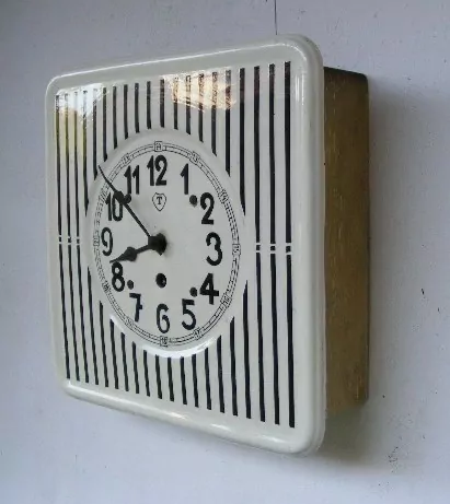 HODINY NÁSTĚNNÉ PÉROVÉ PORCELÁNOVÉ
