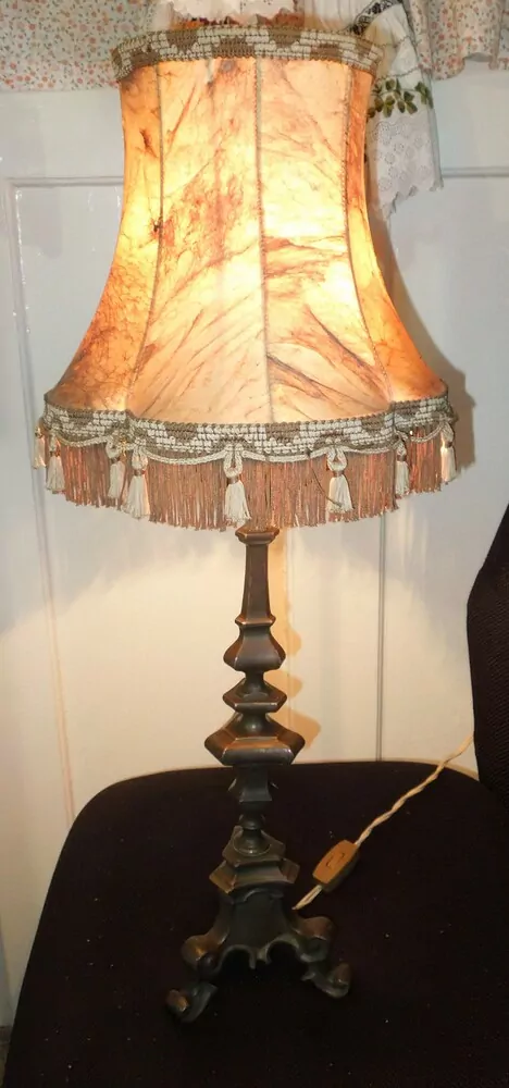 STOLNÍ LAMPA MOSAZNÁ