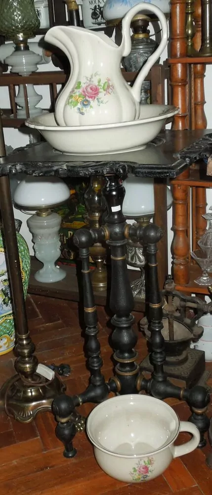 Stará toaletní mycí souprava džbán, umyvadlo a nočník dekor květiny růže