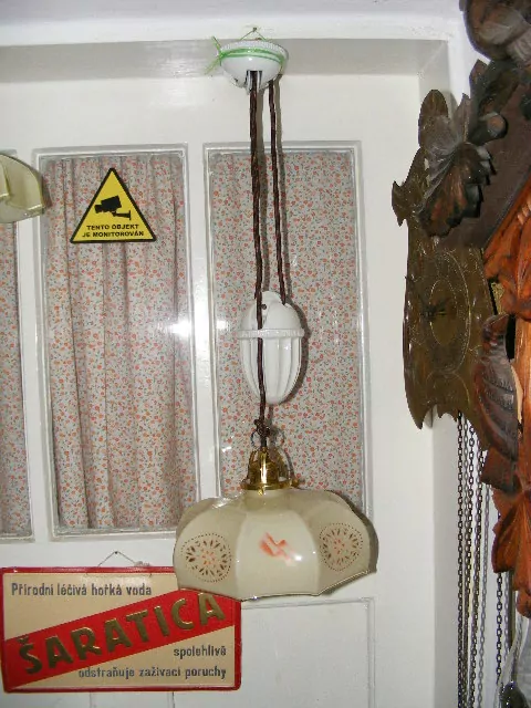 STAROŽITNÝ STAHOVACÍ LUSTR STÍNÍTKO STAHOVAČKA