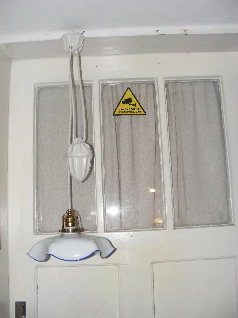 STAHOVACÍ LUSTR STÍNÍTKO STAHOVAČKA