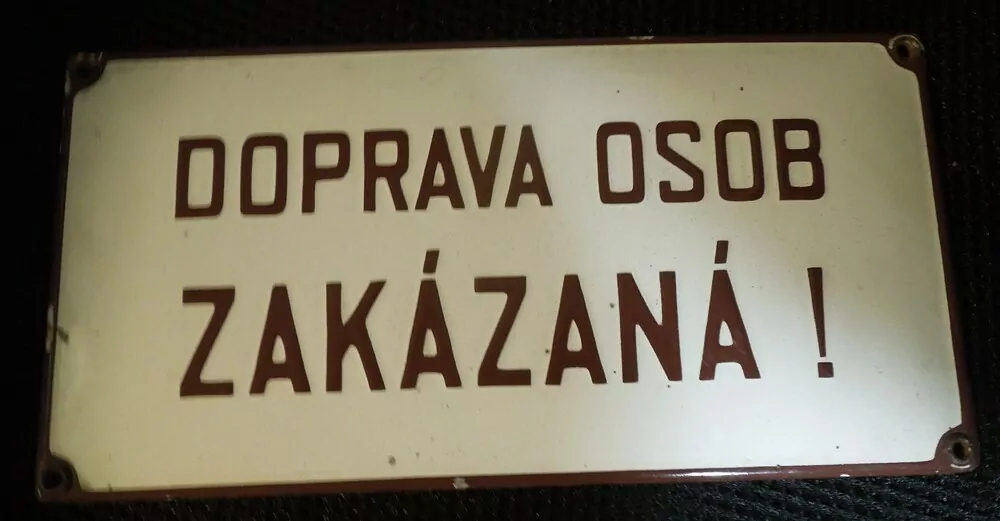 PLECHOVÁ SMALTOVÁ CEDULE DOPRAVA OSOB ZAKÁZANÁ !
