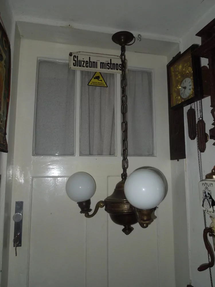 KRÁSNÝ MOSAZNÝ LUSTR 3 stínidla