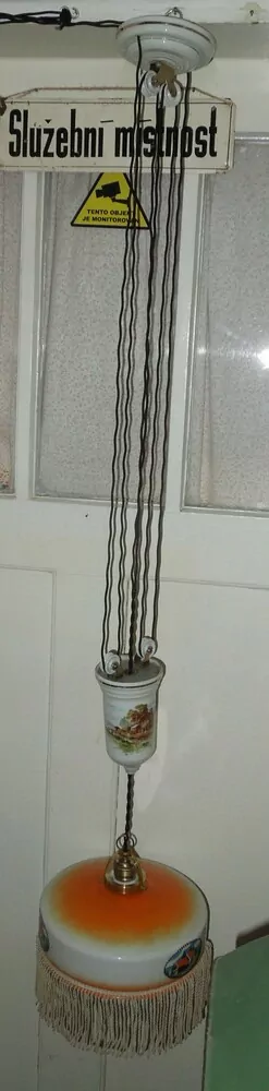 STAHOVACÍ LUSTR STÍNÍTKO STAHOVAČKA