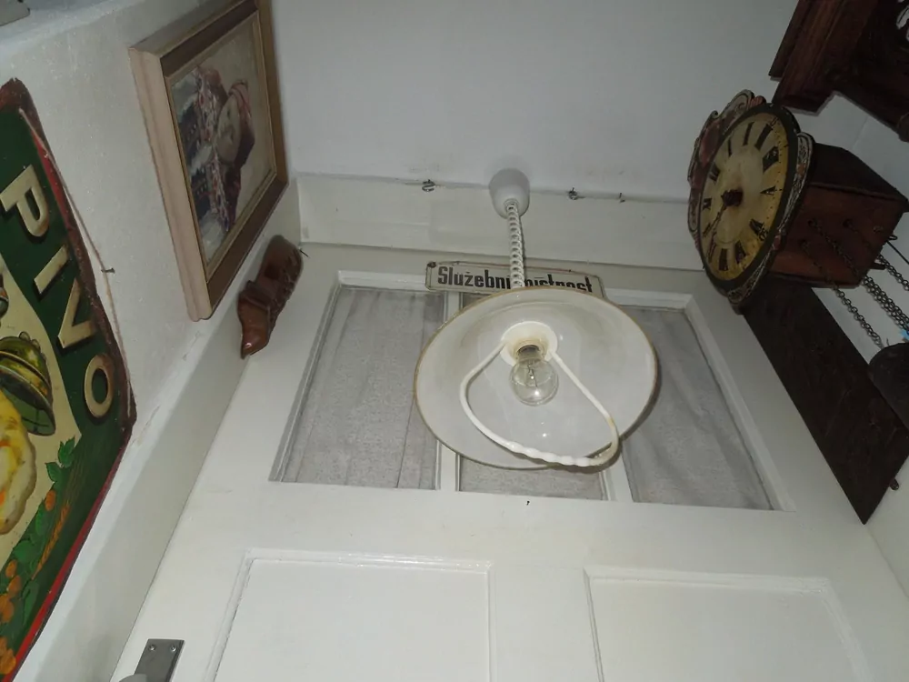 STARÝ LUSTR stahovací