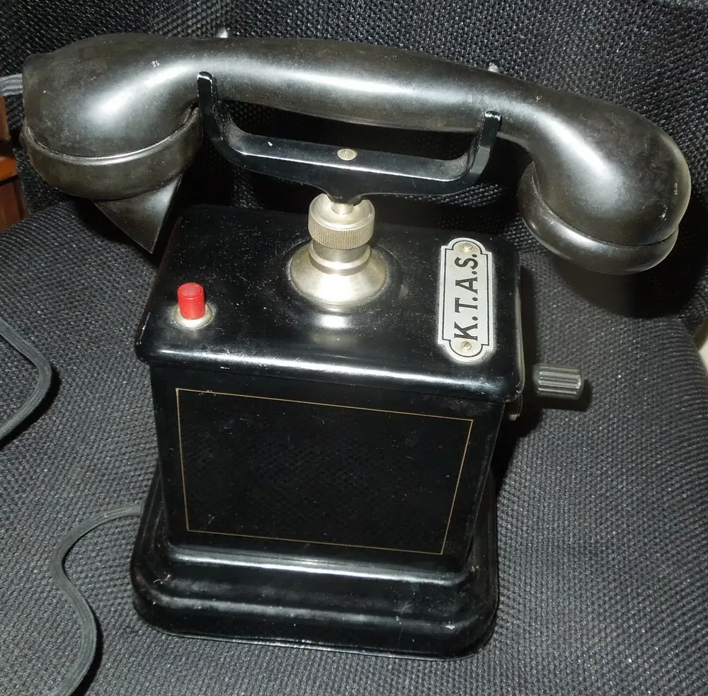 STAROŽITNÝ TELEFON PĚKNÁ DEKORACE K.T.A.S.