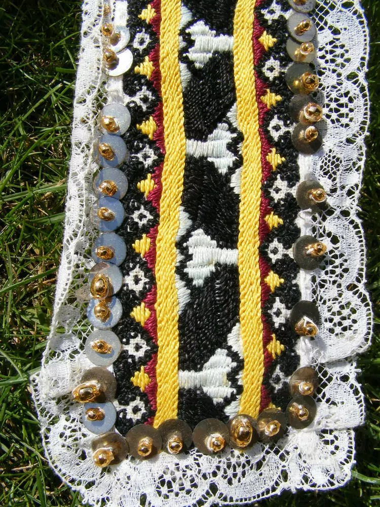 KROJ MAŠLA KE KROJI TRÁČKY  RUČNĚ VYŠÍVANÁ