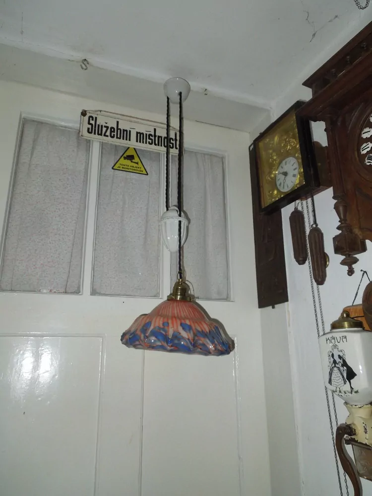 STAHOVACÍ LUSTR STÍNÍTKO STAHOVAČKA 