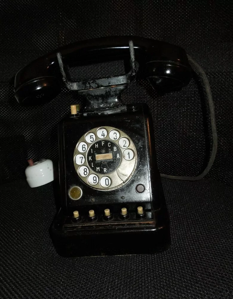 STAROŽITNÝ TELEFON 