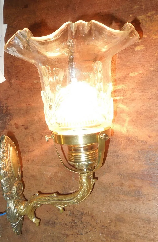 STAROŽITNÁ NÁSTĚNNÁ LAMPA 1 KS