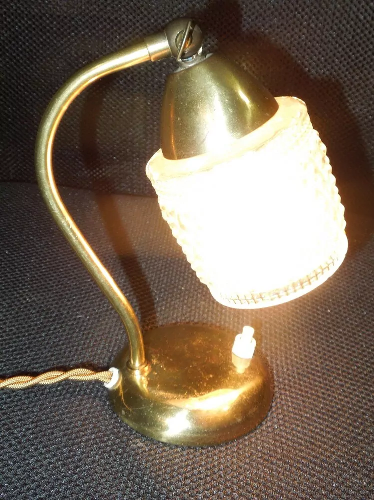 LAMPIČKA stolní nebo NA STĚNU 1 KS NÁSTĚNNÁ LAMPA ELEKTRICKÁ