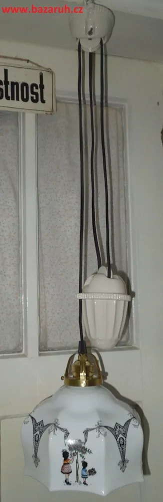 STAHOVACÍ LUSTR STÍNÍTKO STAHOVAČKA