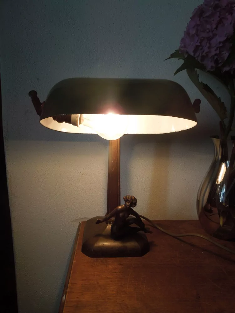 STAROŽITNÁ STOLNÍ LAMPA , LAMPIČKA BANKÉŘKA
