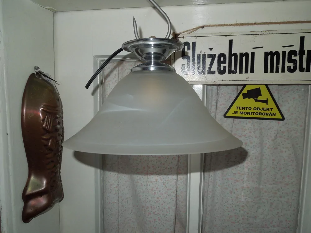 STARÝ LUSTR STÍNÍTKO 1 ks