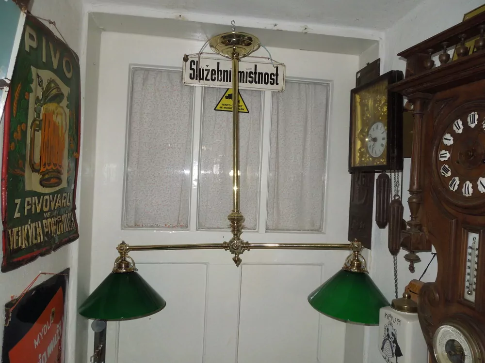 Lustr s 2 stínidla, širmy