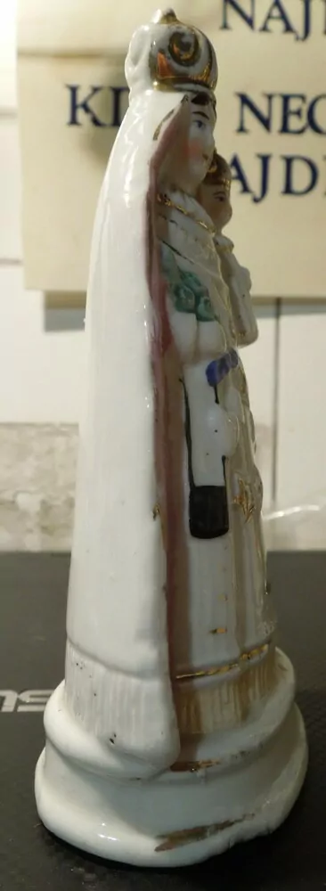 SOCHA SVATÁ PORCELÁN 14,5 CM
