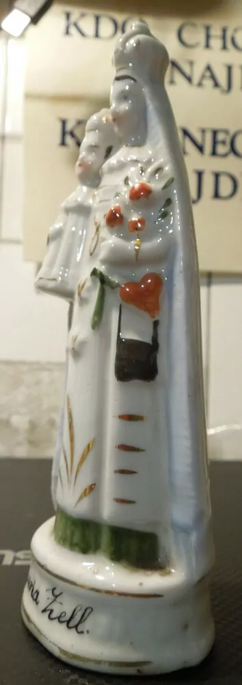 SOCHA SVATÁ PORCELÁN 14,5 CM