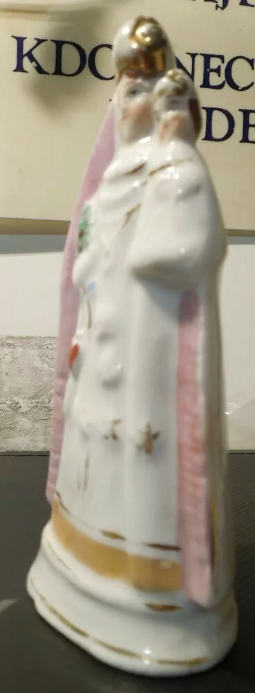 SOCHA SVATÁ PORCELÁN 14 CM