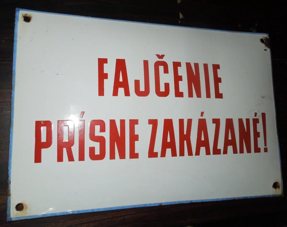 PLECHOVÁ CEDULE SMALTOVÁ FAJČENIE PRÍSNE ZAKÁZANÉ !