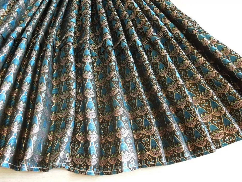 KROJ FĚRTŮŠEK ČERNO TYRKYSOVO ZLATÝ