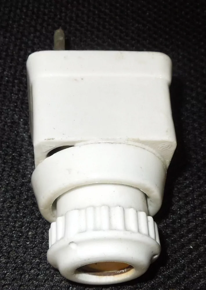 PORCELÁNOVÁ POJISTKOVÁ SKŘÍŇ NA POJISTKU