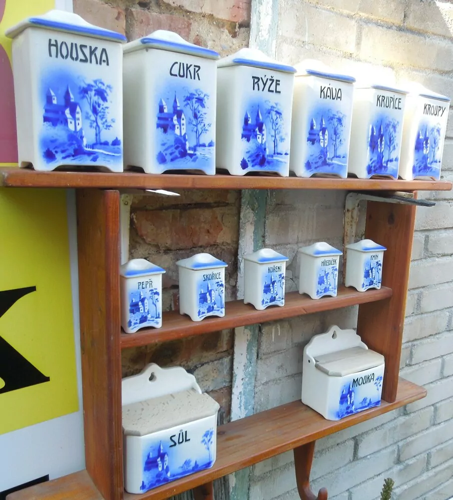 STAROŽITNOST KOŘENKY DOZY SADA KOŘENEK